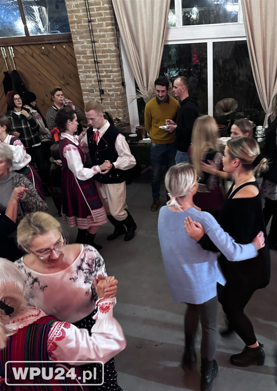 Ludowa potańcówka w Drwałach