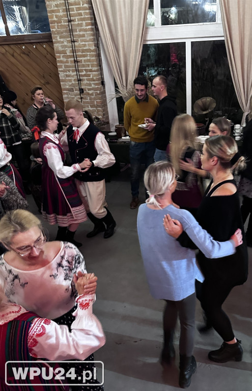 Ludowa potańcówka w Drwałach
