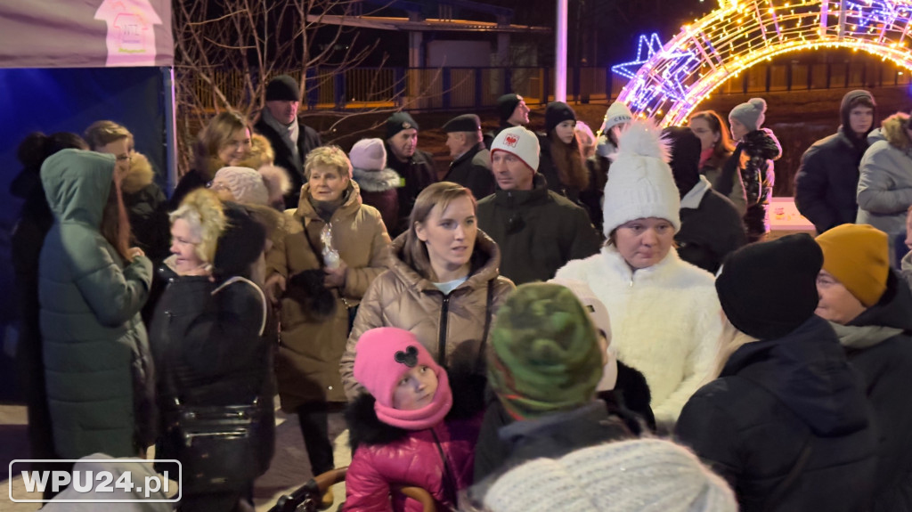 Gminny park świątecznie rozświetlony