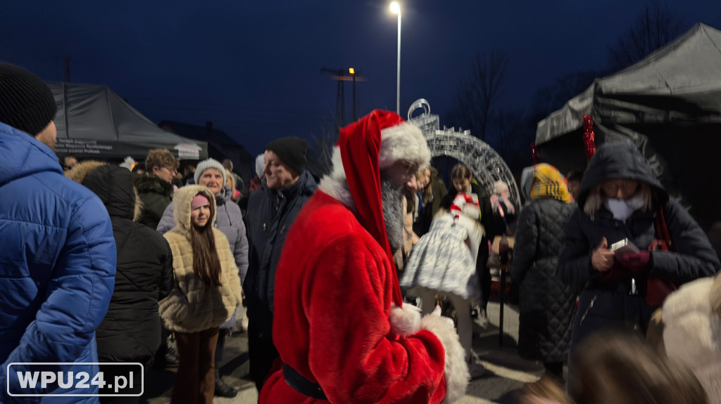 Gminny park świątecznie rozświetlony