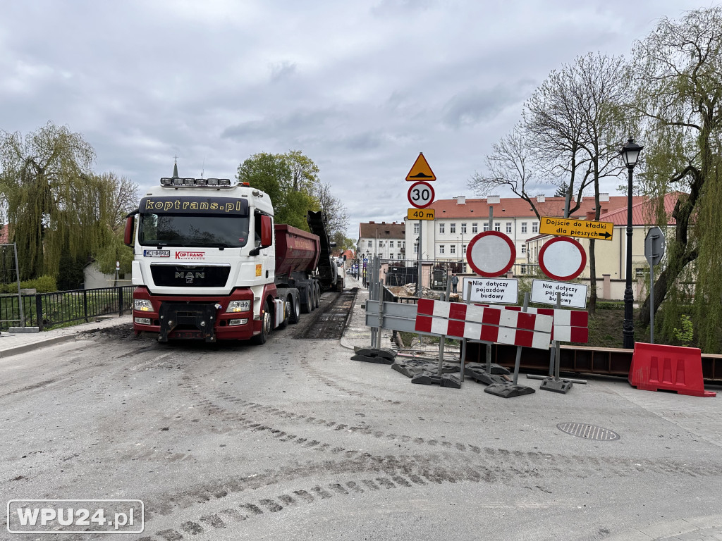 Rozbiórka mostu Benedyktyńskiego w Pułtusku