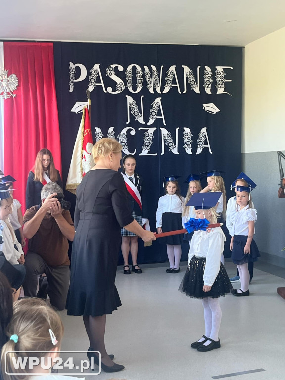 Pasowanie w Płocochowie