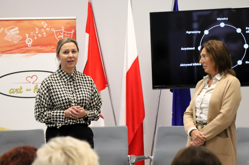 Konferencja: Dorastanie bez przemocy