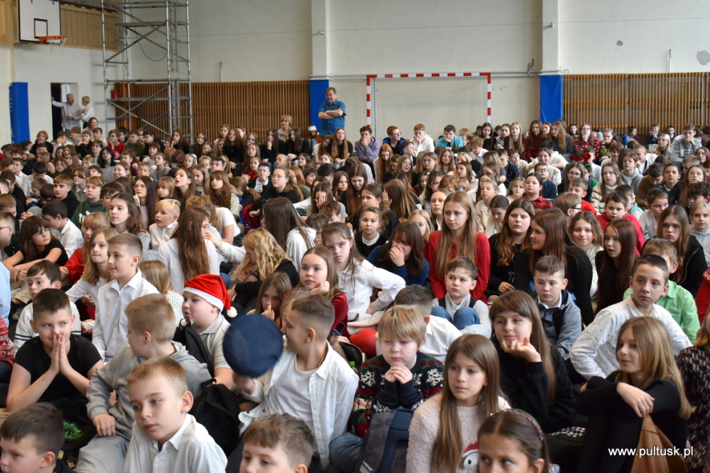 Jasełka „Wigilijny wieczór w Kurpiowskiej Chacie”