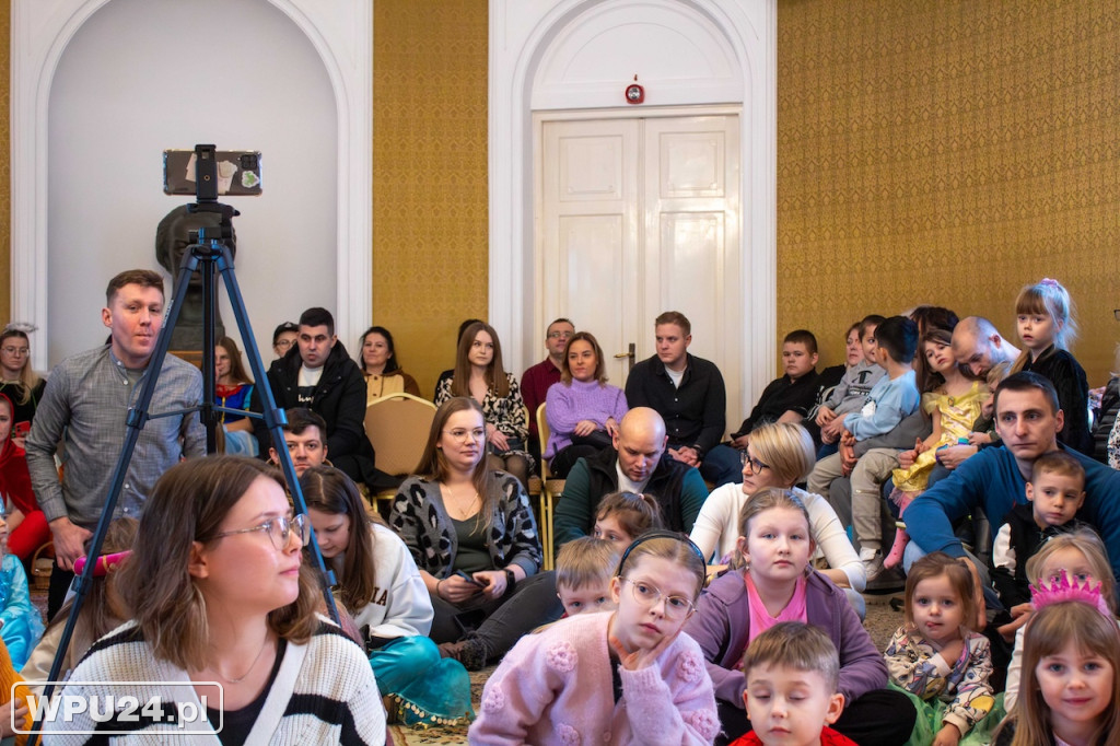 „Królewna Śnieżka” i Bal Karnawałowy w Domu Polonii