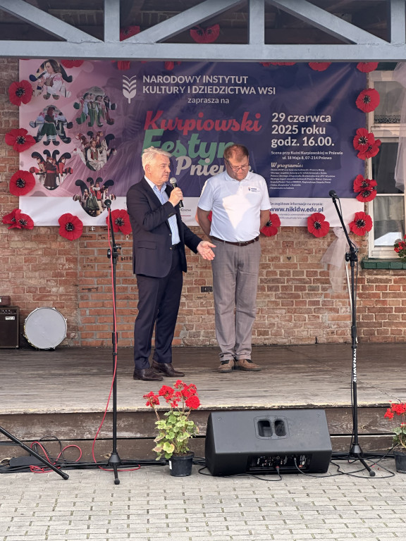 Barwny Festyn Kurpiowski w Pniewie porwał tłumy