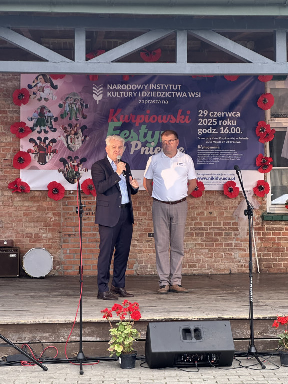 Barwny Festyn Kurpiowski w Pniewie porwał tłumy