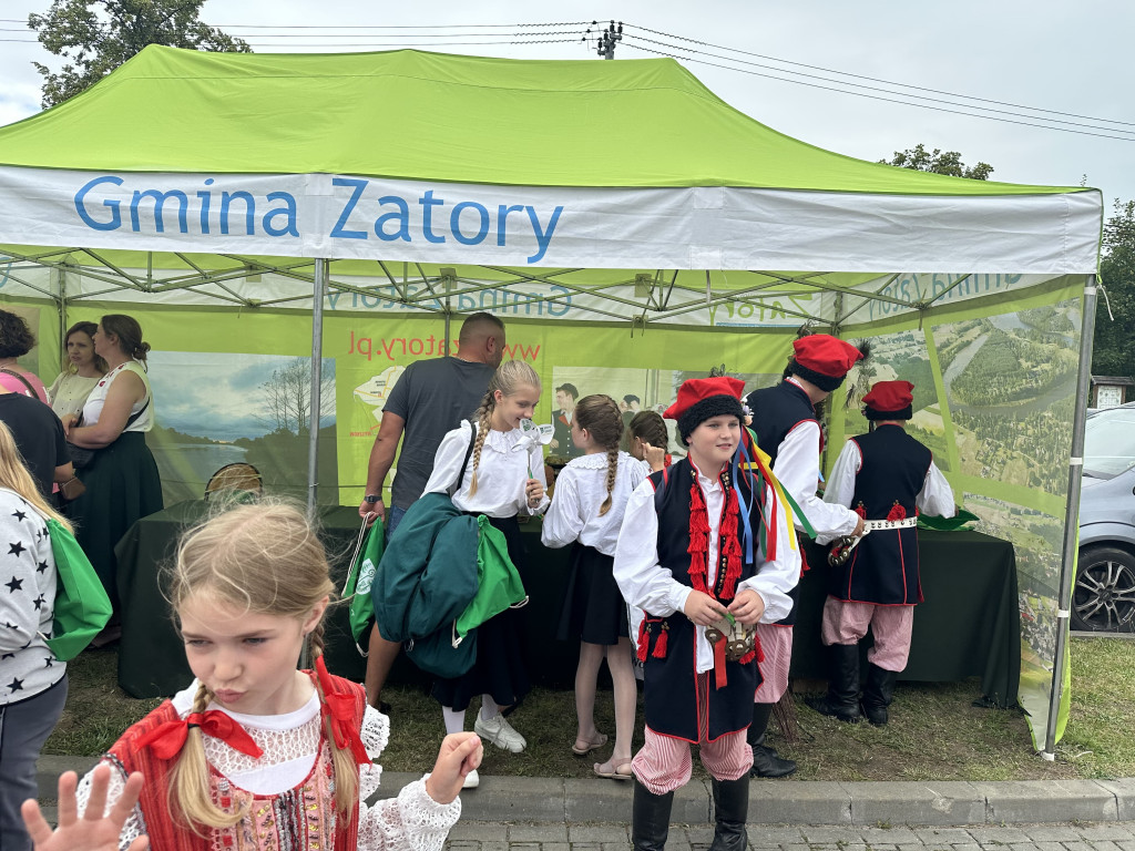 Barwny Festyn Kurpiowski w Pniewie porwał tłumy