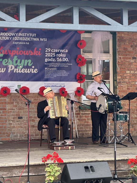 Barwny Festyn Kurpiowski w Pniewie porwał tłumy