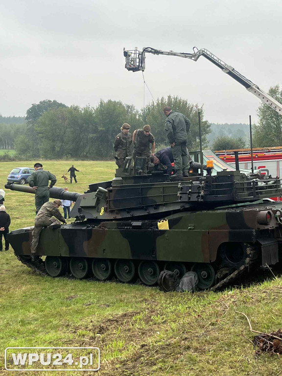 Abrams, drony i karate w Zambskach!