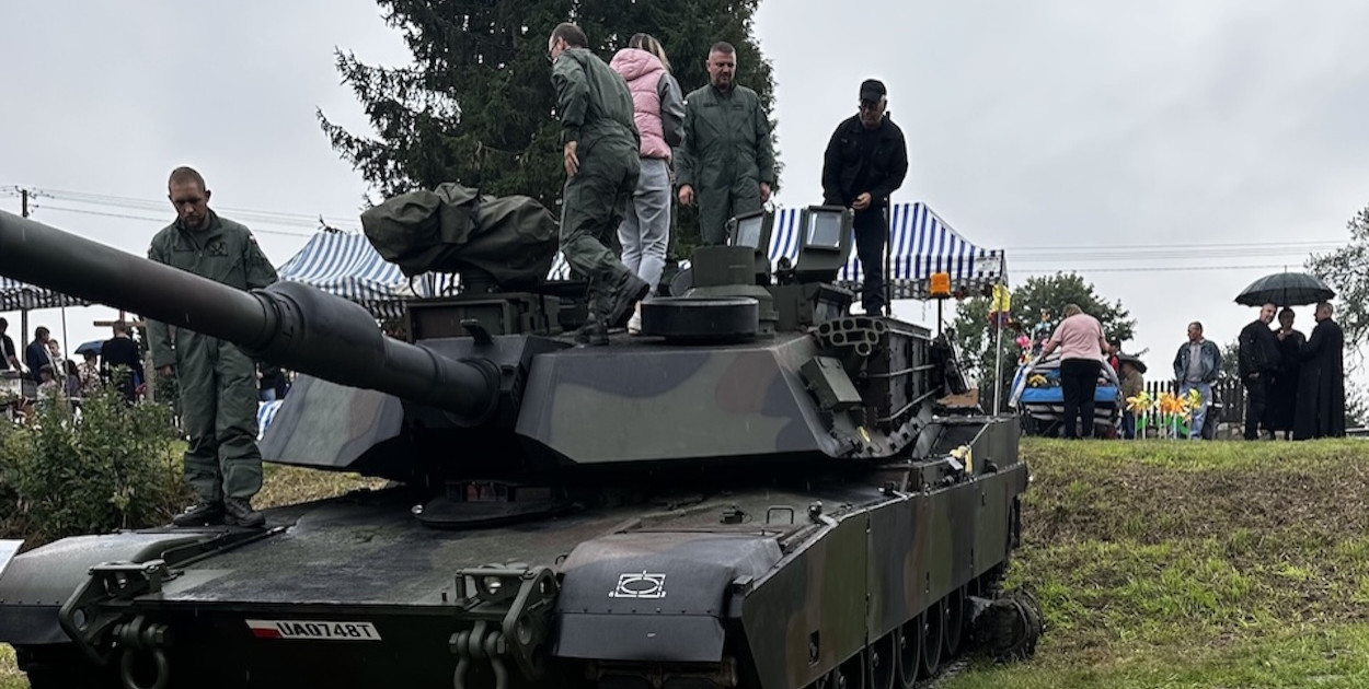 Abrams, drony i karate w Zambskach!