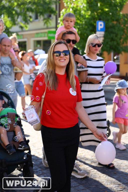 Barwny korowód ulicami Pułtuska