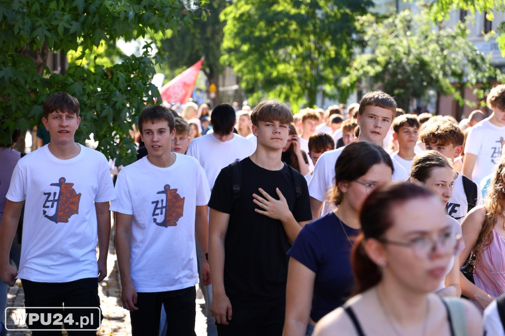 Barwny korowód ulicami Pułtuska