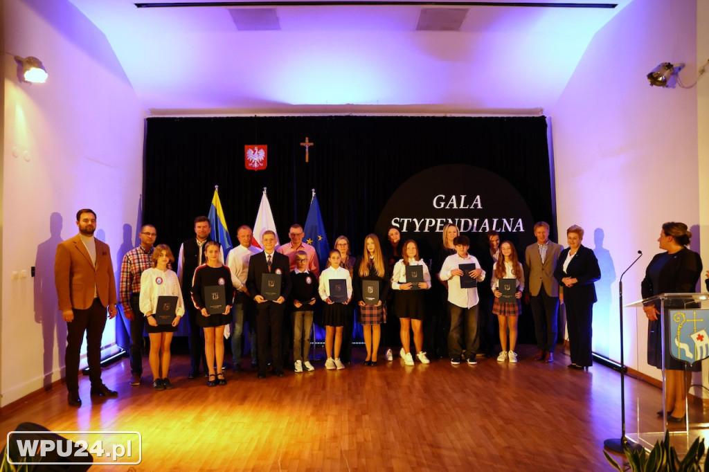 Burmistrz wręczyła 136 stypendiów!