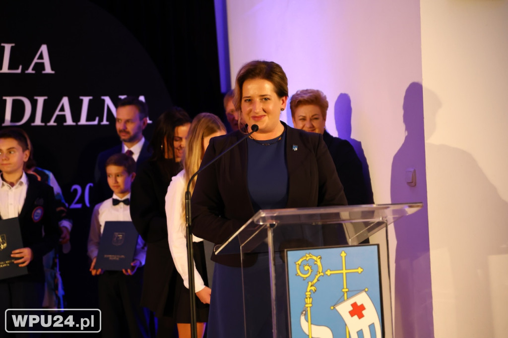 Burmistrz wręczyła 136 stypendiów!