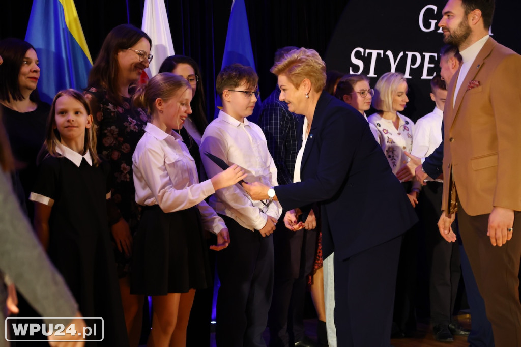 Burmistrz wręczyła 136 stypendiów!