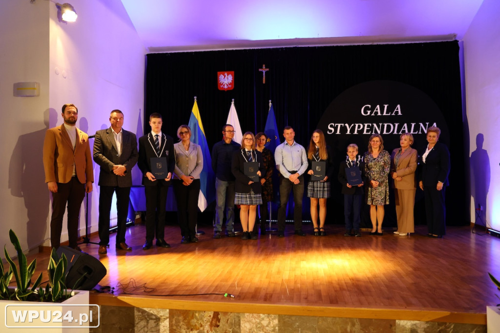 Burmistrz wręczyła 136 stypendiów!