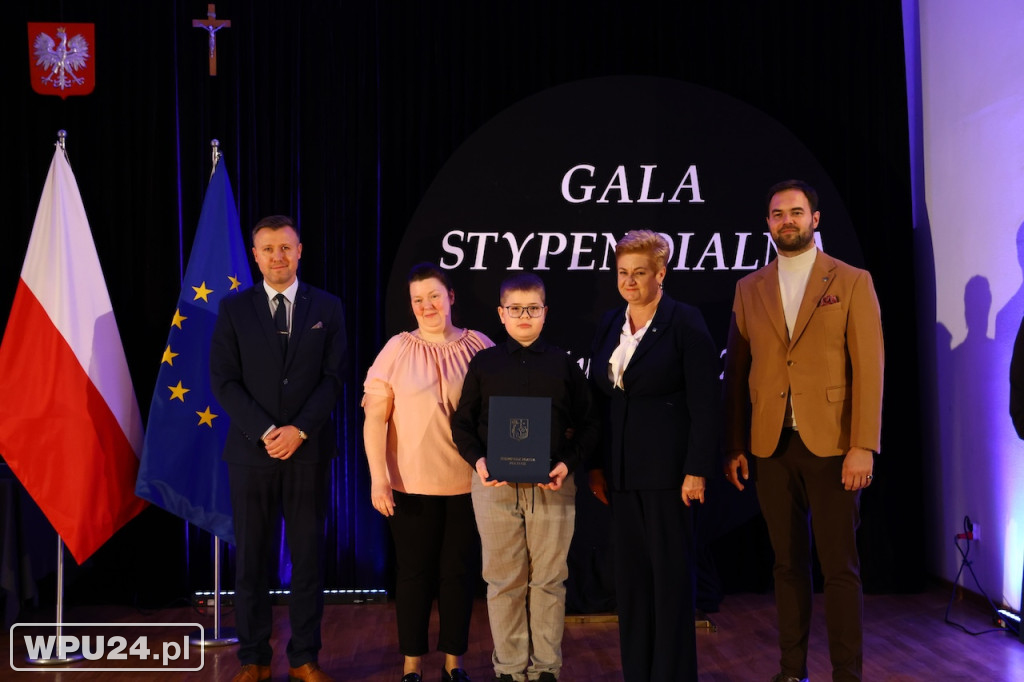 Burmistrz wręczyła 136 stypendiów!