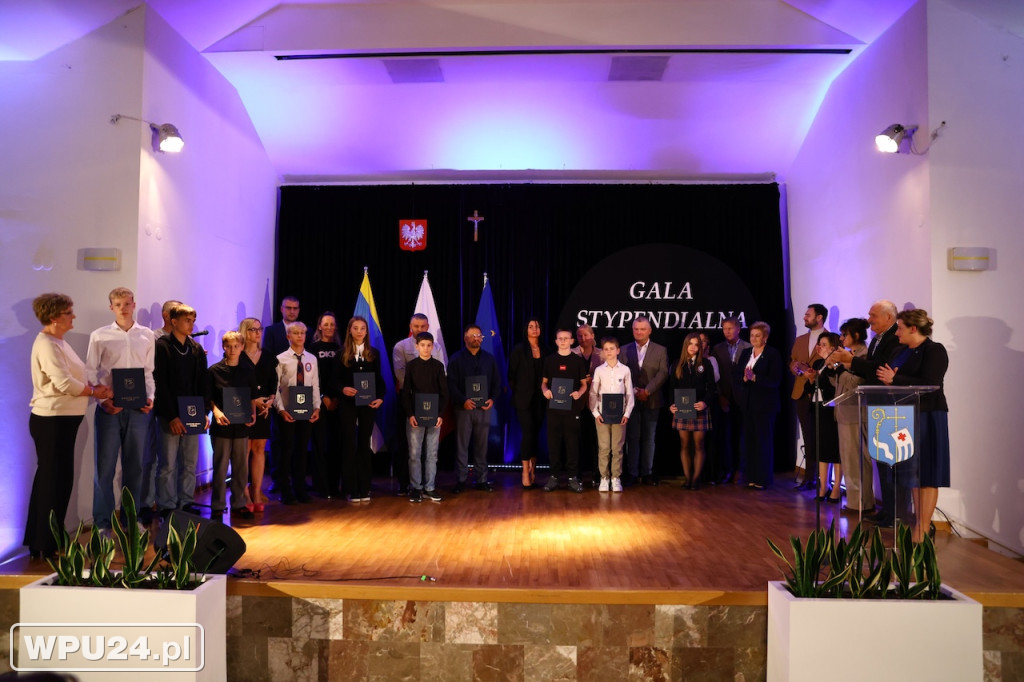 Burmistrz wręczyła 136 stypendiów!