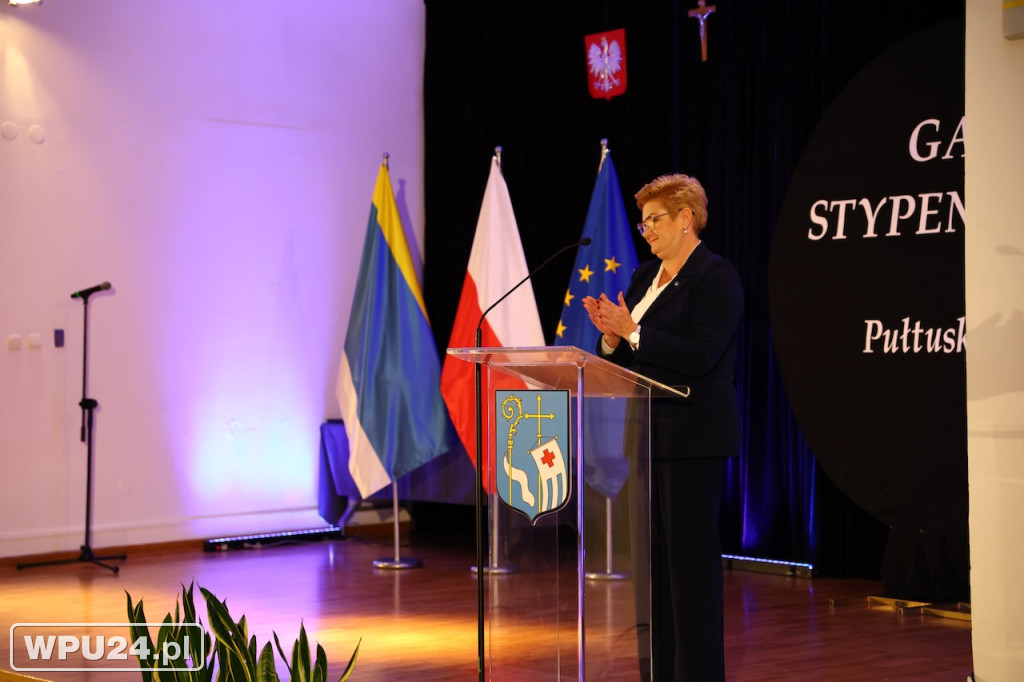 Burmistrz wręczyła 136 stypendiów!