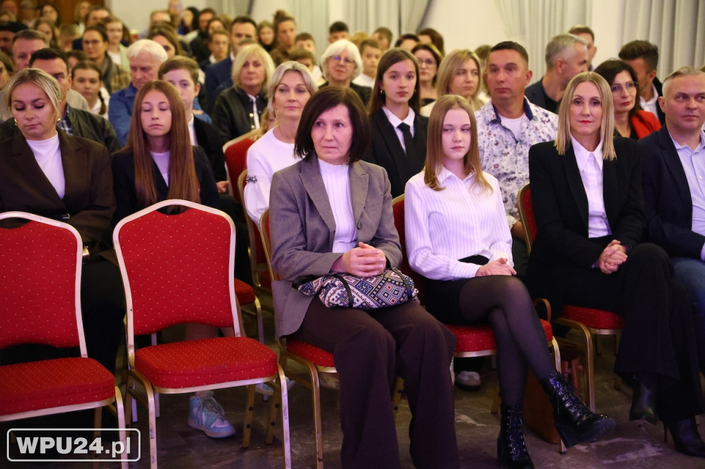 Burmistrz wręczyła 136 stypendiów!