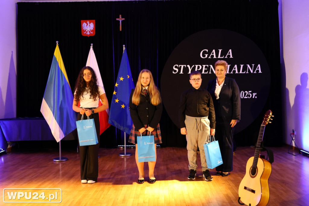 Burmistrz wręczyła 136 stypendiów!