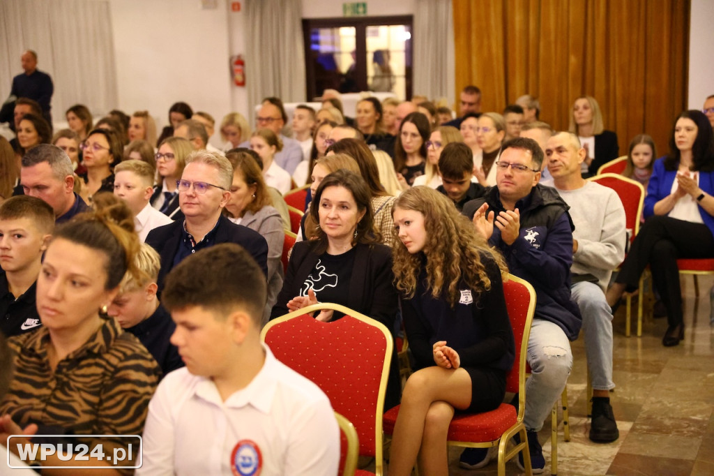 Burmistrz wręczyła 136 stypendiów!