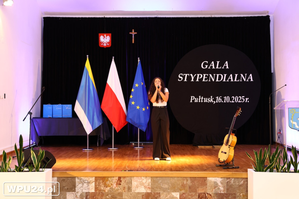 Burmistrz wręczyła 136 stypendiów!