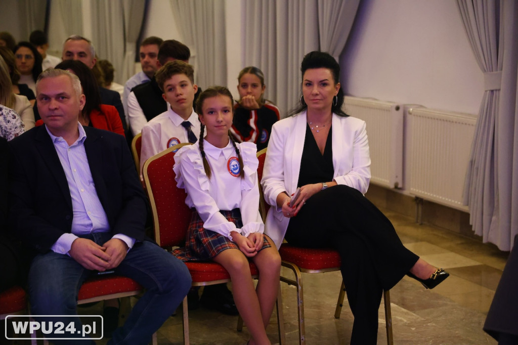 Burmistrz wręczyła 136 stypendiów!