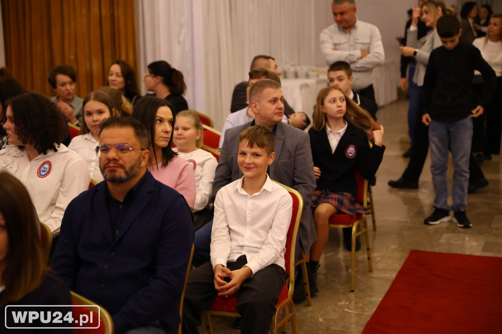 Burmistrz wręczyła 136 stypendiów!