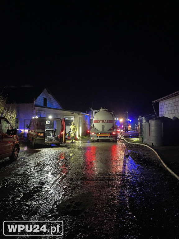 Strażacy z powiatu pułtuskiego walczyli całą dobę