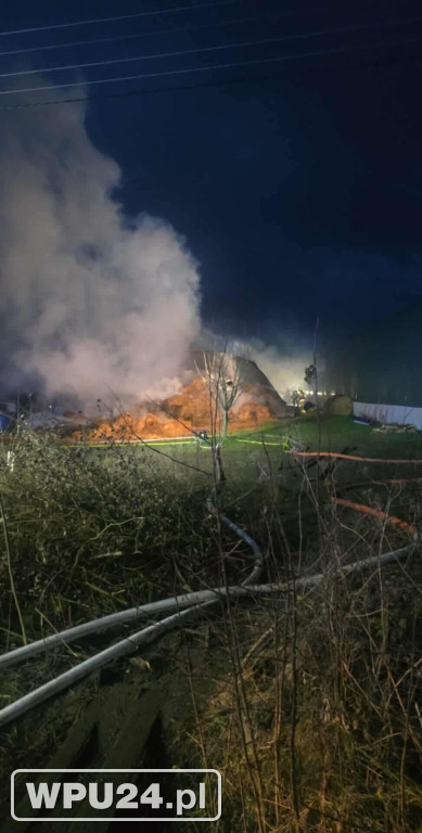 Strażacy z powiatu pułtuskiego walczyli całą dobę