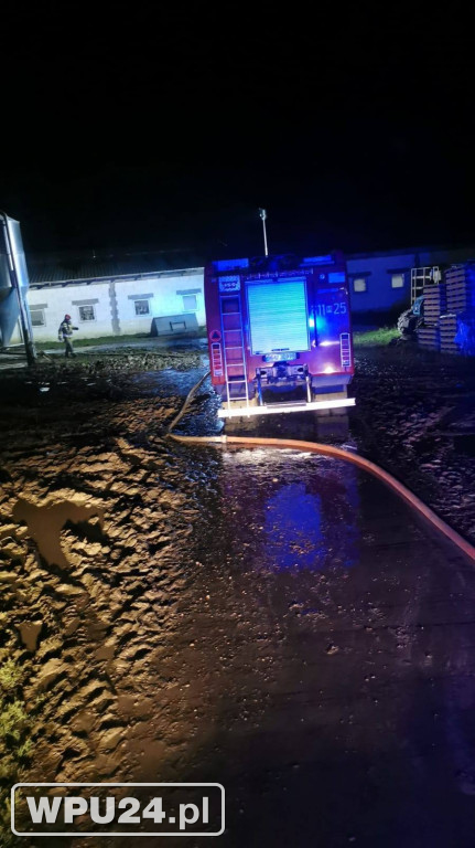 Strażacy z powiatu pułtuskiego walczyli całą dobę