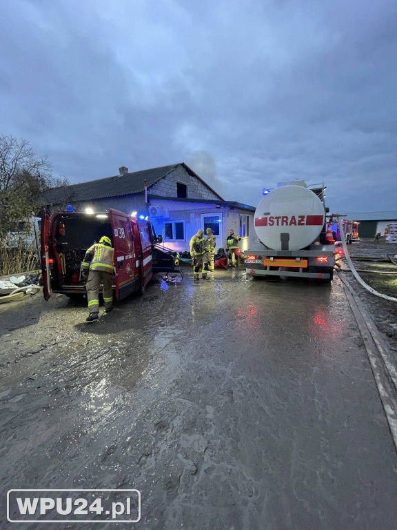 Strażacy z powiatu pułtuskiego walczyli całą dobę