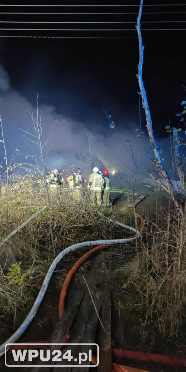 Strażacy z powiatu pułtuskiego walczyli całą dobę