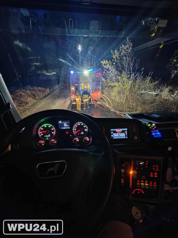 Strażacy z powiatu pułtuskiego walczyli całą dobę