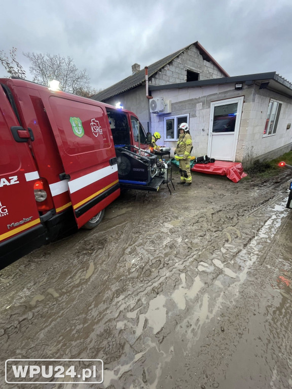 Strażacy z powiatu pułtuskiego walczyli całą dobę