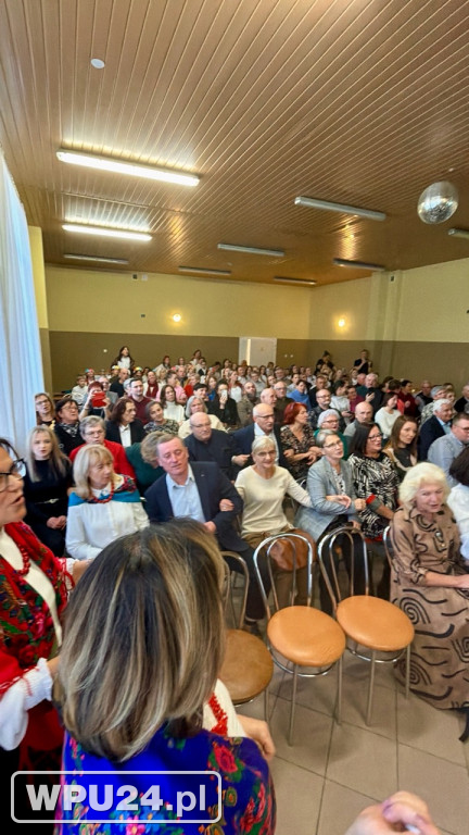 „Śpiewanie przy szarlotce” w Przemiarowie