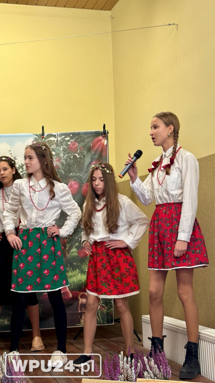 „Śpiewanie przy szarlotce” w Przemiarowie