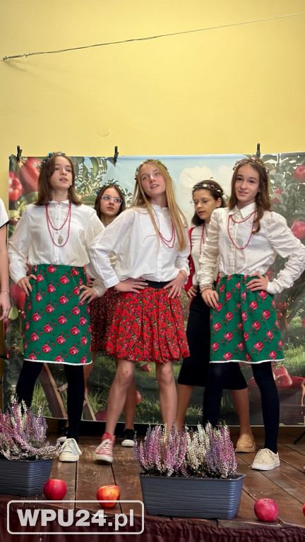 „Śpiewanie przy szarlotce” w Przemiarowie