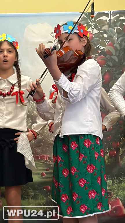 „Śpiewanie przy szarlotce” w Przemiarowie