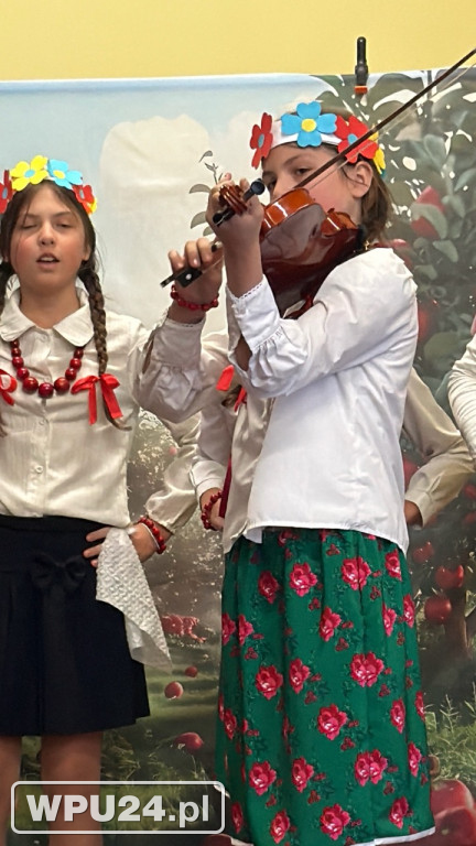 „Śpiewanie przy szarlotce” w Przemiarowie