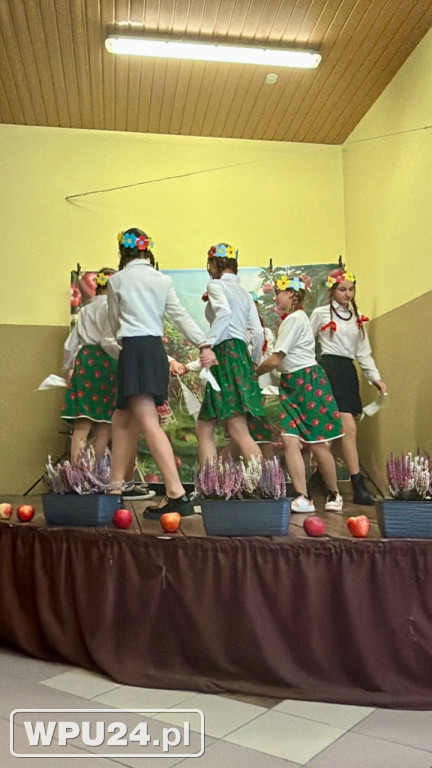 „Śpiewanie przy szarlotce” w Przemiarowie