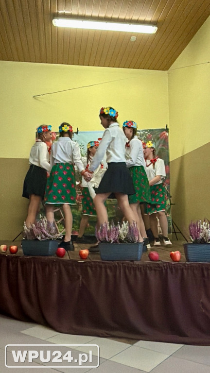 „Śpiewanie przy szarlotce” w Przemiarowie