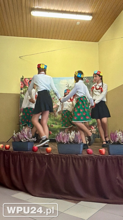 „Śpiewanie przy szarlotce” w Przemiarowie