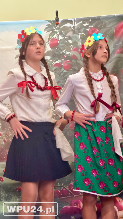 „Śpiewanie przy szarlotce” w Przemiarowie