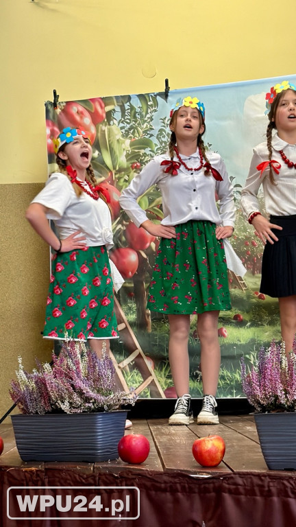 „Śpiewanie przy szarlotce” w Przemiarowie