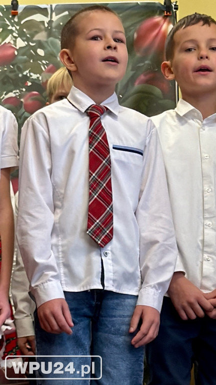 „Śpiewanie przy szarlotce” w Przemiarowie