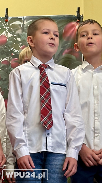 „Śpiewanie przy szarlotce” w Przemiarowie