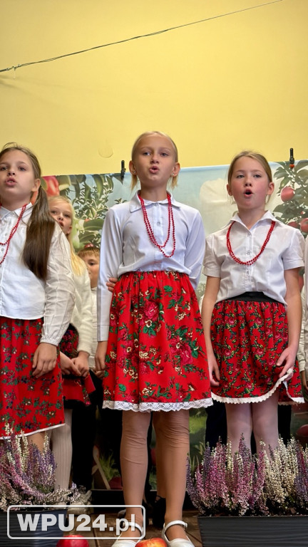 „Śpiewanie przy szarlotce” w Przemiarowie